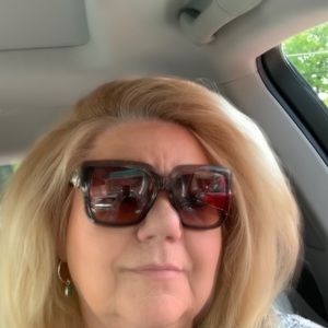 Meet your Posher, Pamela